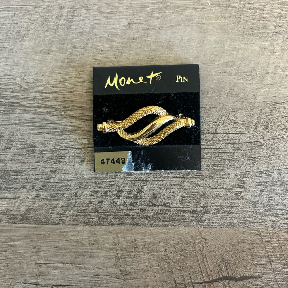 Vintage Signed Monet  Swirl Wave‎ Brooch Pin Gold Tone